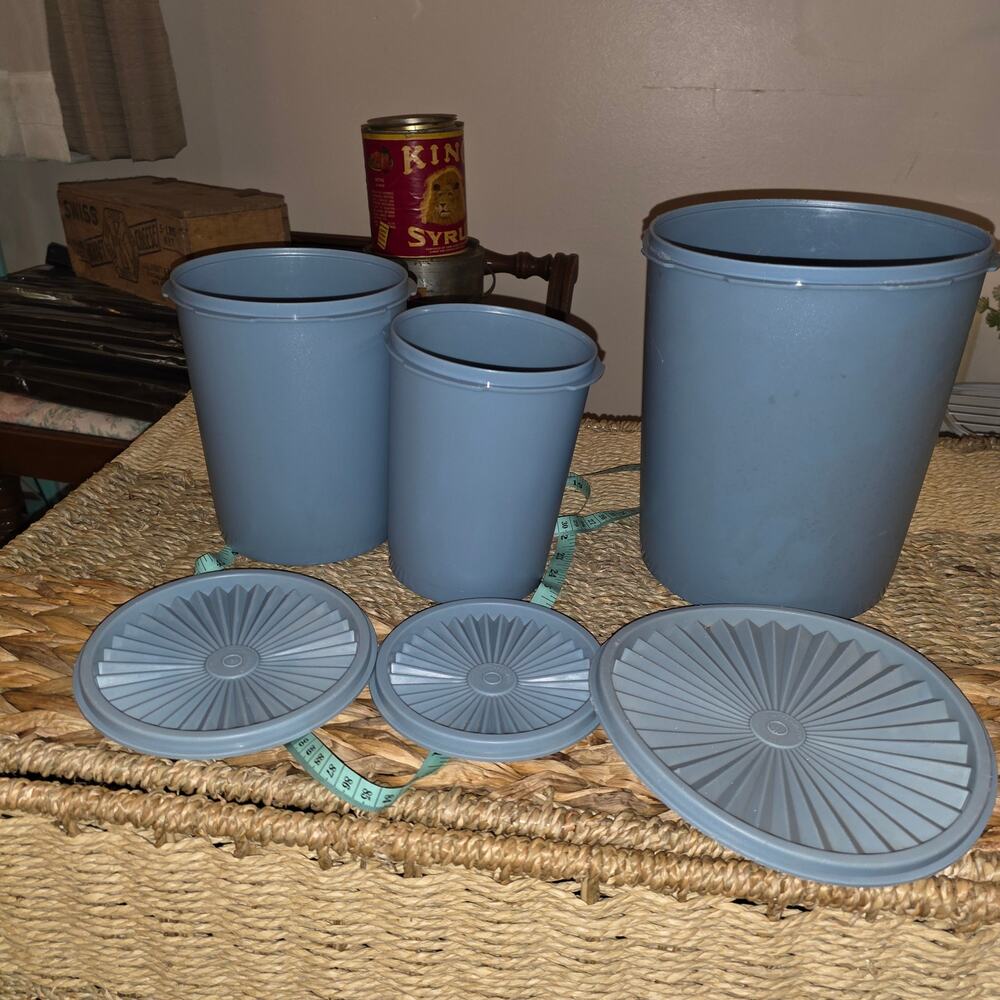 VINTAGE TUPPERWARE SET OF 3 CORN BLUE CANISTER SET